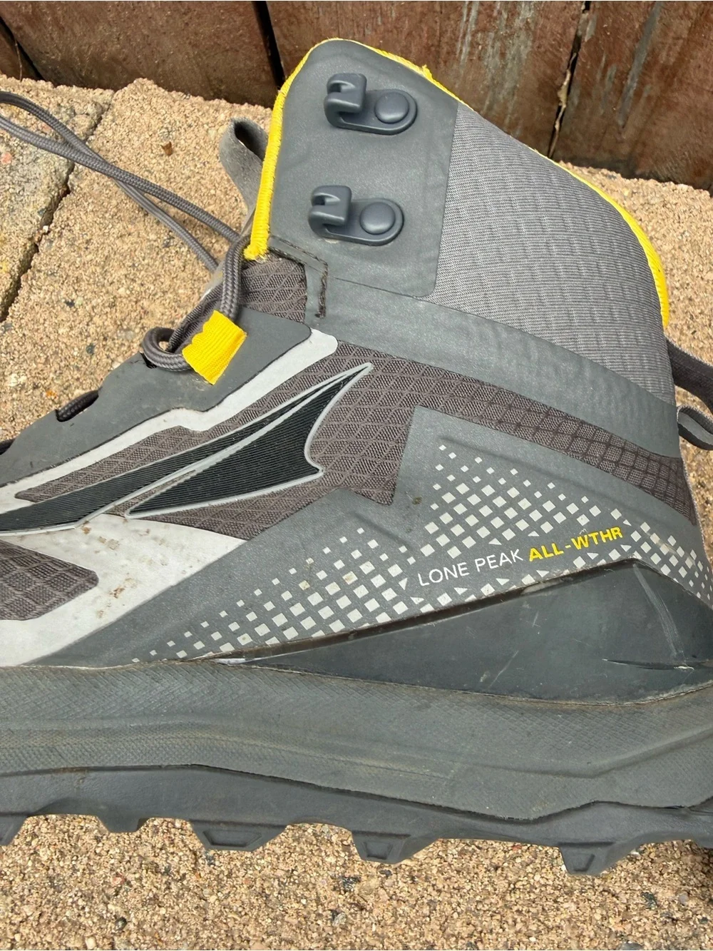 Altra Ego Men’s Lone Peak Gray All Weather Mid Trail Shoes Boots Size 7 40
